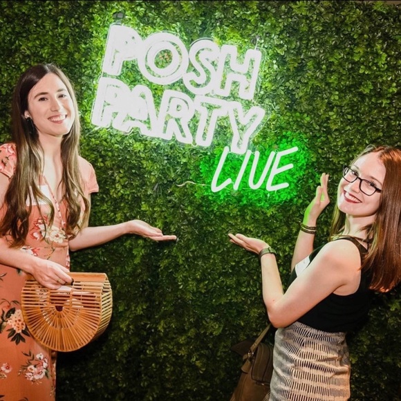 Meet Your Posher, Erica - Picture 6 of 16